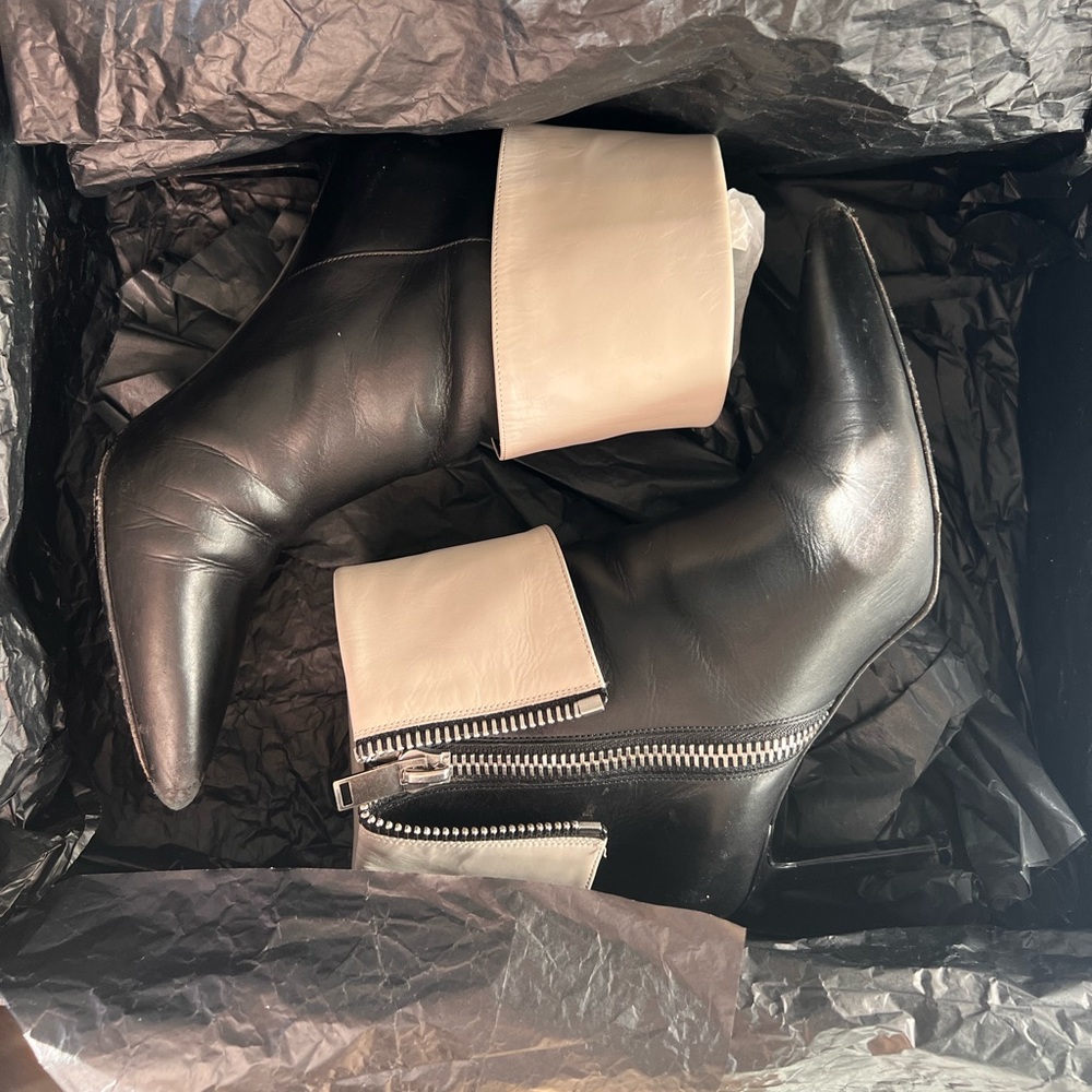 Saint Laurent black boot heels size 37 / 7